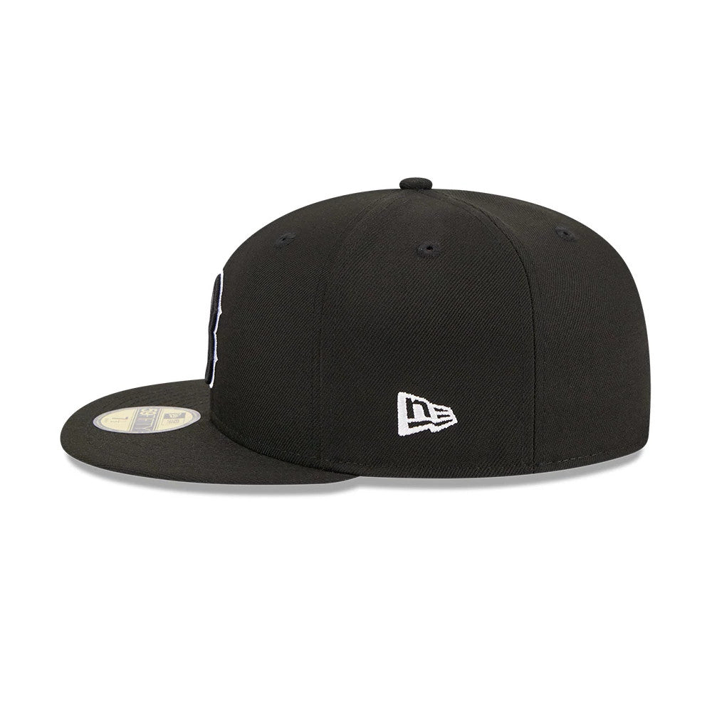Pictured is this MLB Evergreen Boston Red Sox 59FIFTY Fitted cap in black. 6