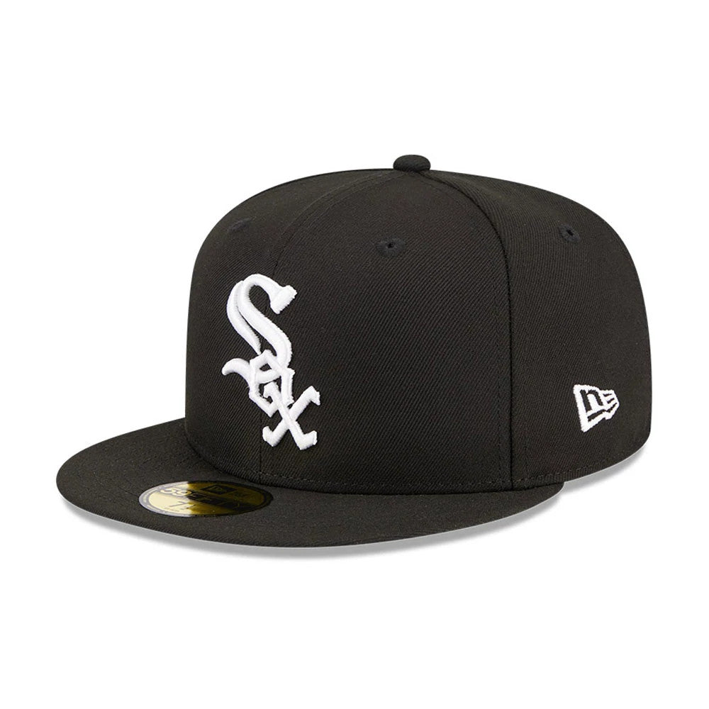 Pictured is this MLB Evergreen Chicago White Sox 59FIFTY Fitted cap in black. 4