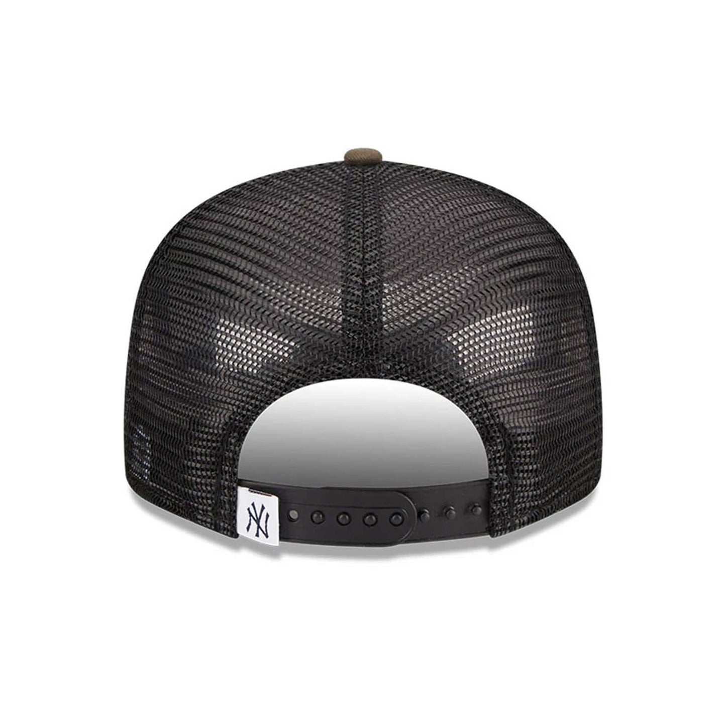 Pictured is this MLB Evergreen New York Yankees 9FIFTY Trucker cap in camo. 5