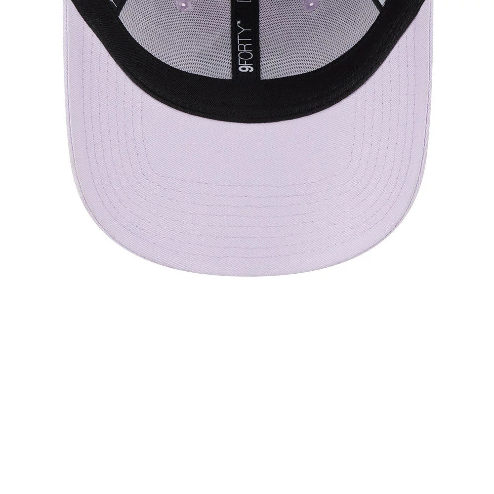 This is a New York Yankees Womens League Essential Lilac 9FORTY Adjustable Cap 4