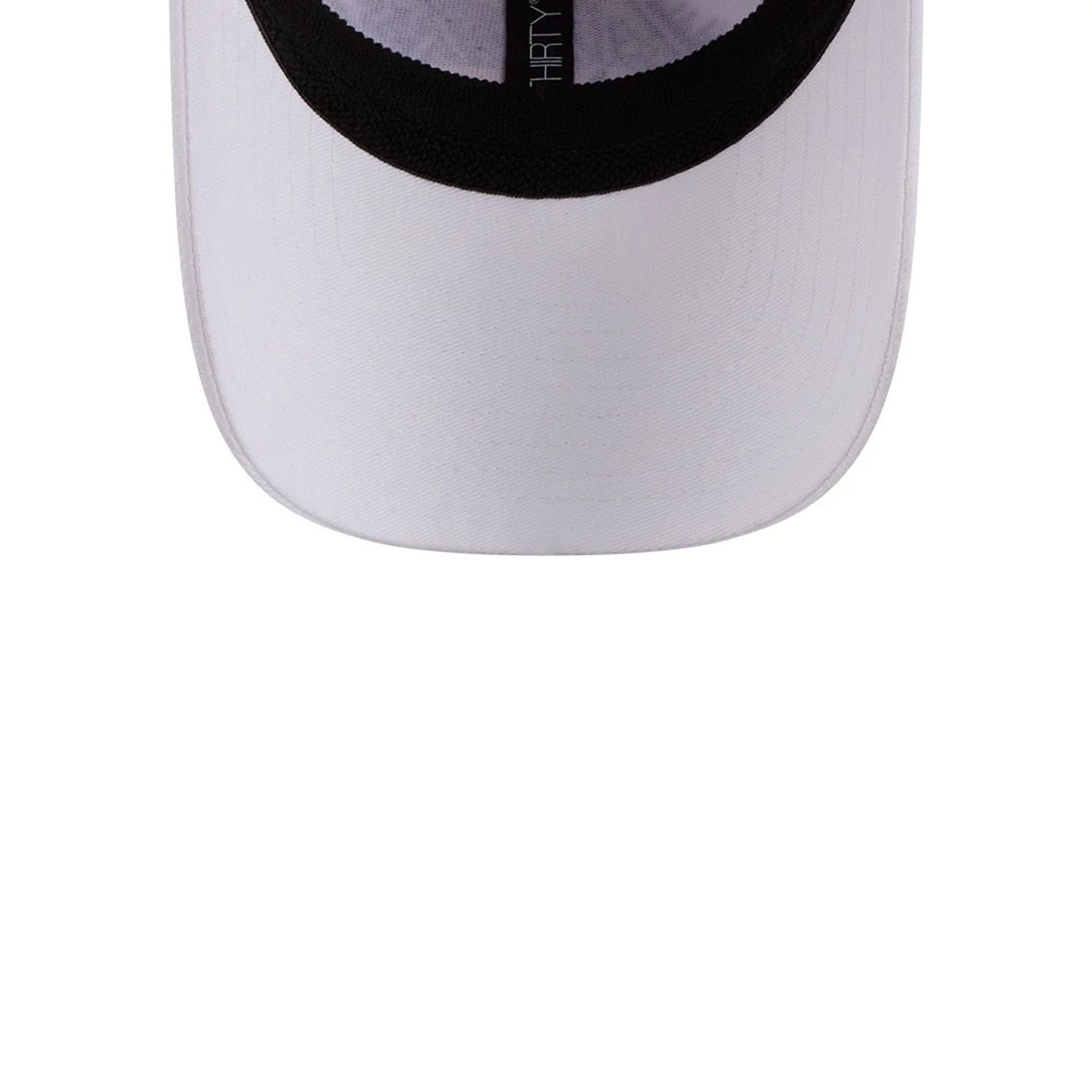 This is a New York Yankees Womens League Essential Lilac 9FORTY Adjustable Cap 6