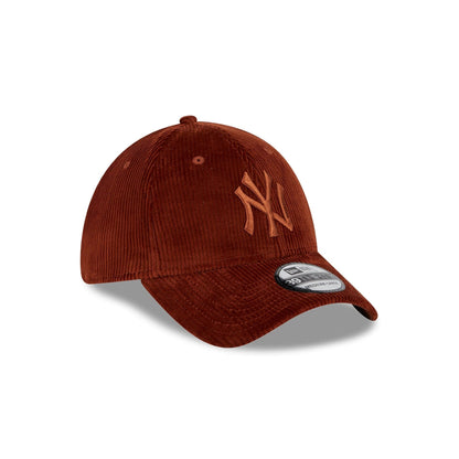 This is a New York Yankees Wide Cord Brown 39THIRTY Stretch Fit Cap 3