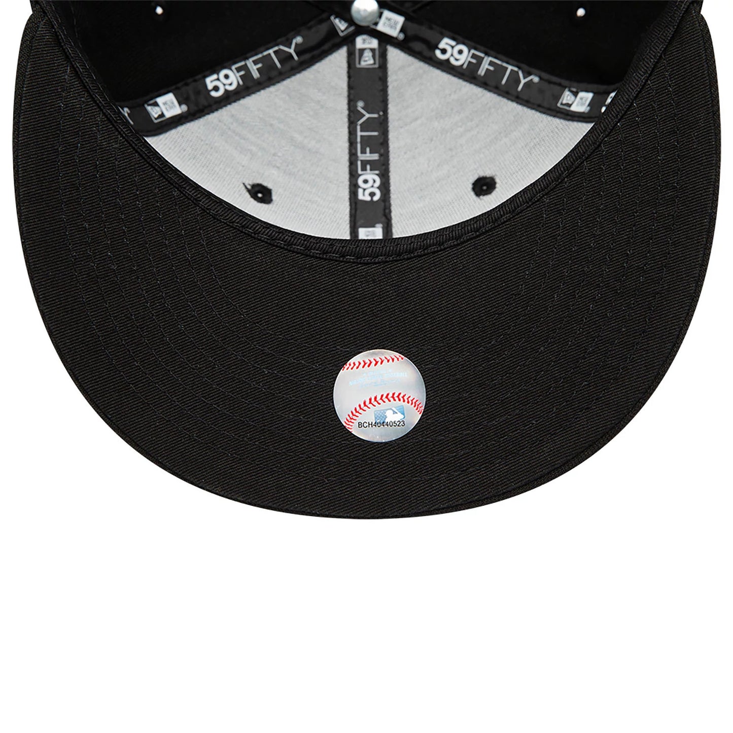 This is a Oakland Athletics MLB Black and White 59FIFTY Fitted Cap 2