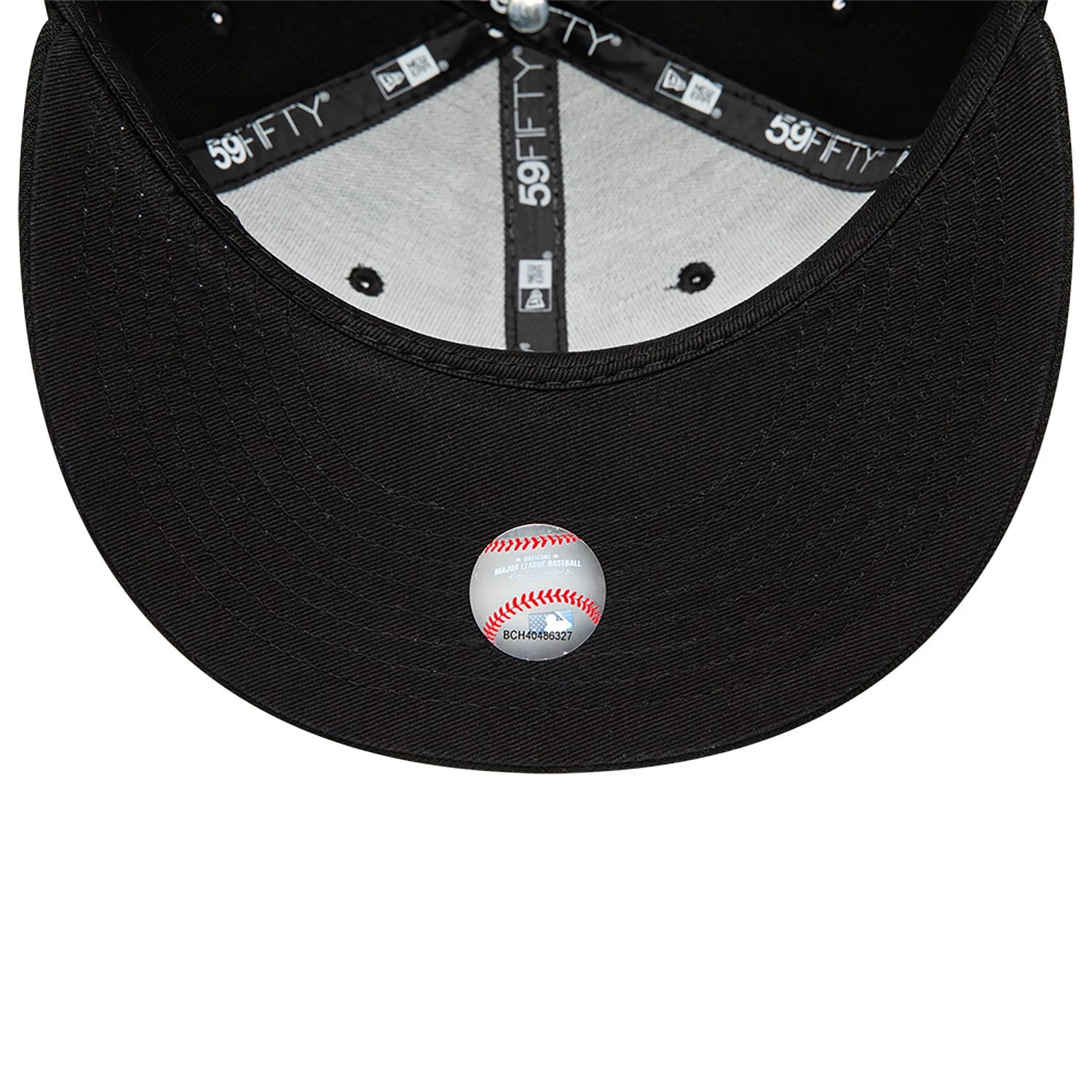 This is a Detroit Tigers MLB Black and White 59FIFTY Fitted Cap 2