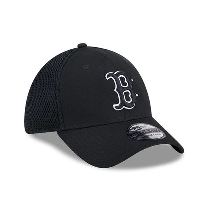 Pictured is this MLB Evergreen Neo Boston Red Sox 39THIRTY Stretch Fit cap in black. 4