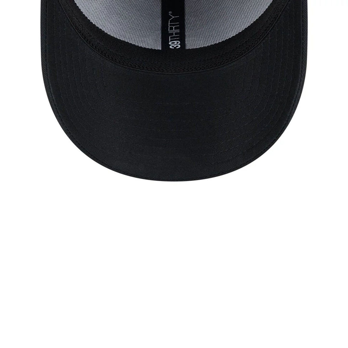Pictured is this MLB Evergreen Neo Chicago White Sox 39THIRTY Stretch Fit cap in black. 7