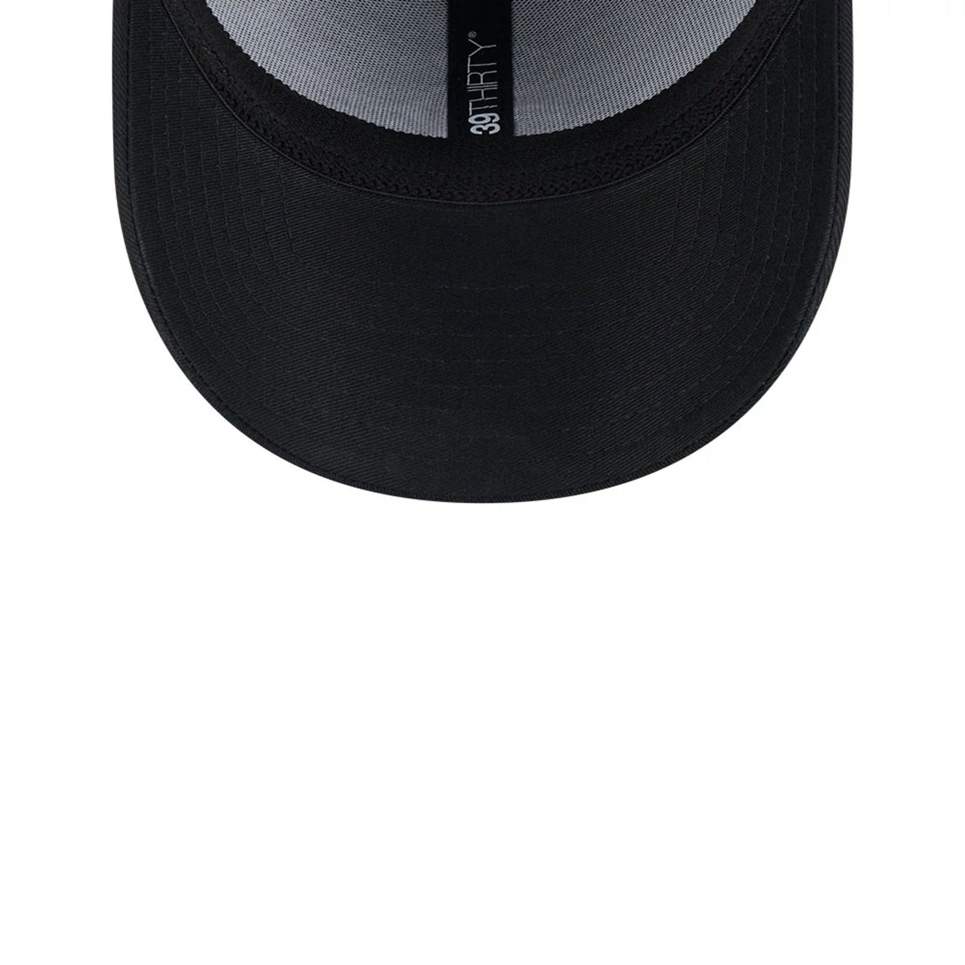 Pictured is this MLB Evergreen Neo Chicago White Sox 39THIRTY Stretch Fit cap in black. 7
