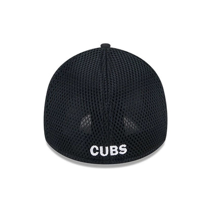 Pictured is this MLB Evergreen Neo Chicago Cubs 39THIRTY Stretch Fit cap in black. 2