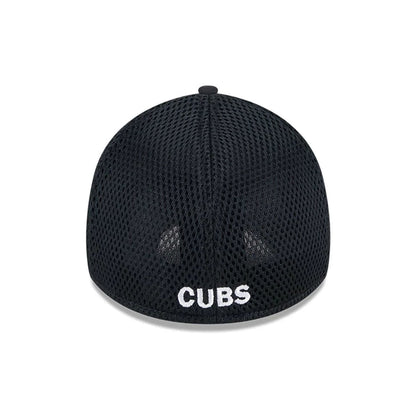 Pictured is this MLB Evergreen Neo Chicago Cubs 39THIRTY Stretch Fit cap in black. 2