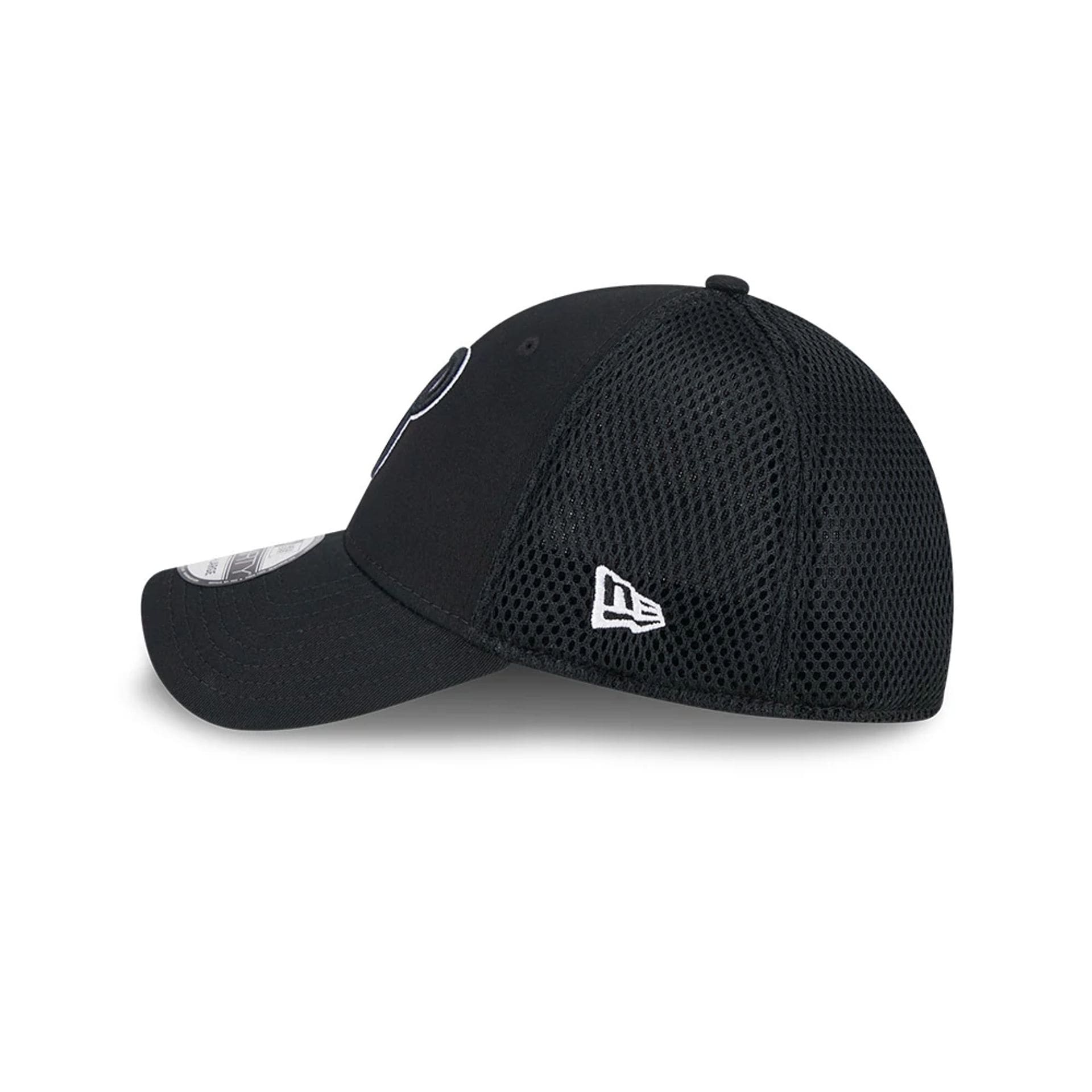 Pictured is this MLB Evergreen Neo Philadelphia Phillies 39THIRTY Stretch Fit cap in black. 5