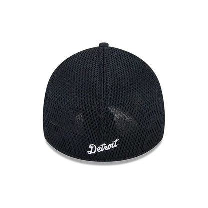 Pictured is this MLB Evergreen Neo Detroit Tigers 39THIRTY Stretch Fit cap in black. 2