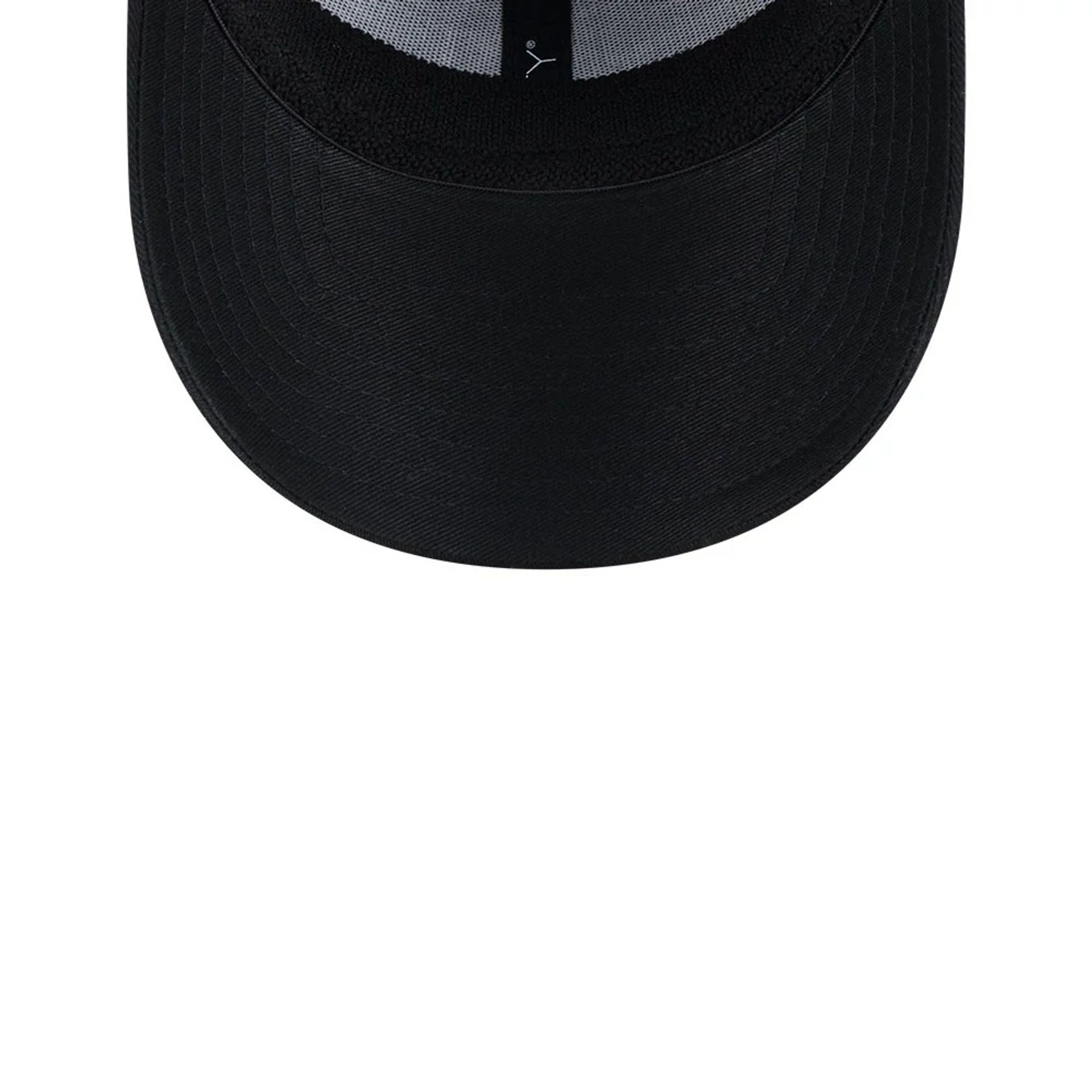 Pictured is this MLB Evergreen Neo LA Dodgers 39THIRTY Stretch Fit cap in black. 7