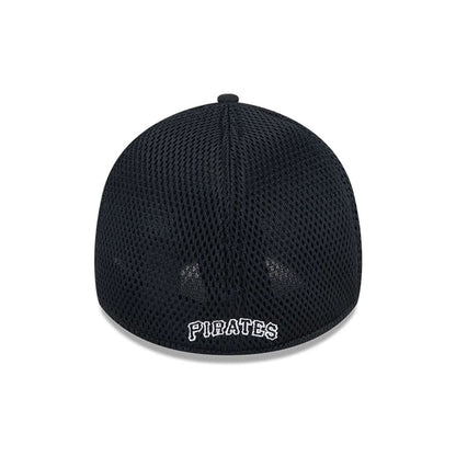 Pictured is this MLB Evergreen Neo Pittsburgh Pirates 39THIRTY Stretch Fit cap in black. 2