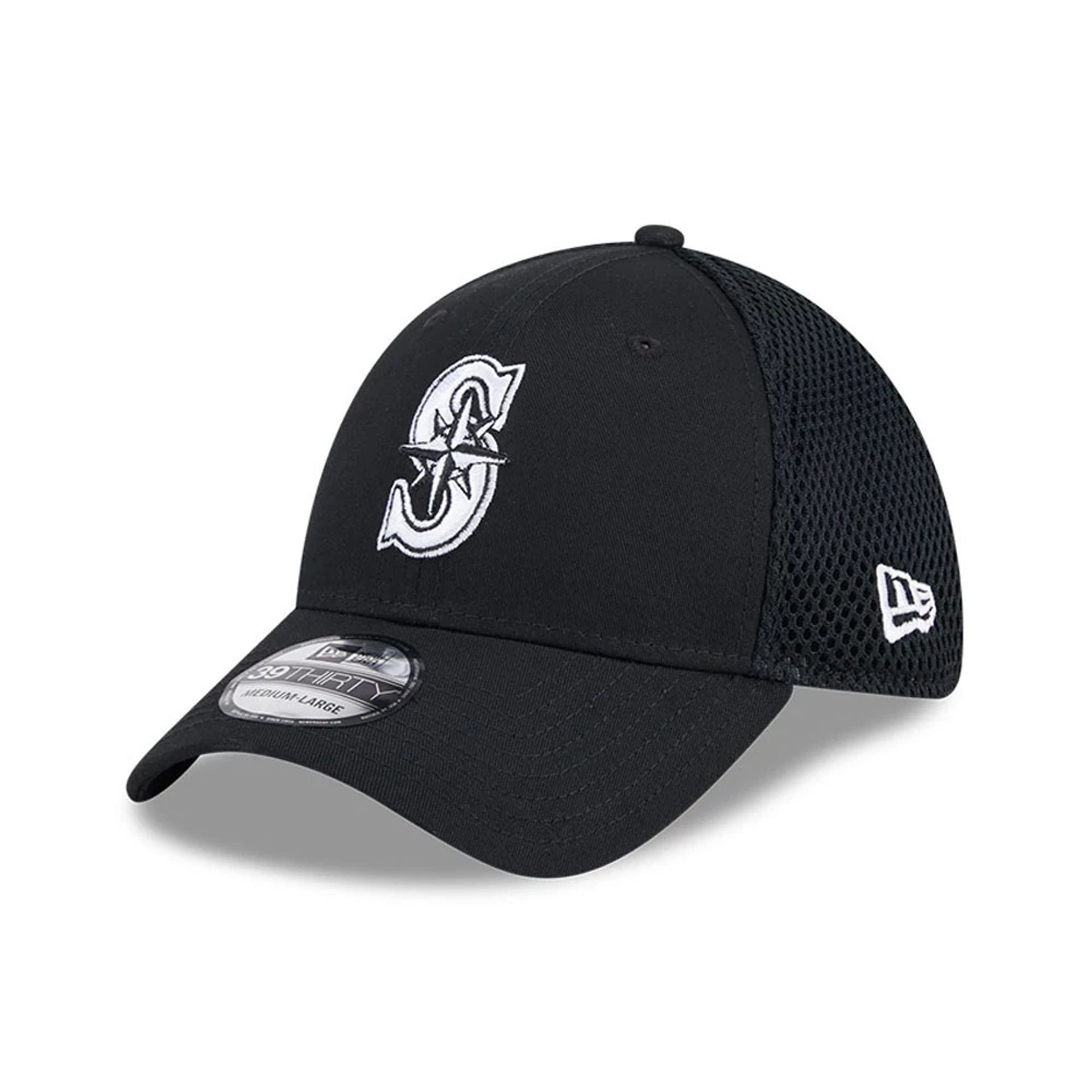 Pictured is this MLB Evergreen Neo Seattle Mariners 39THIRTY Stretch Fit cap in black. 1