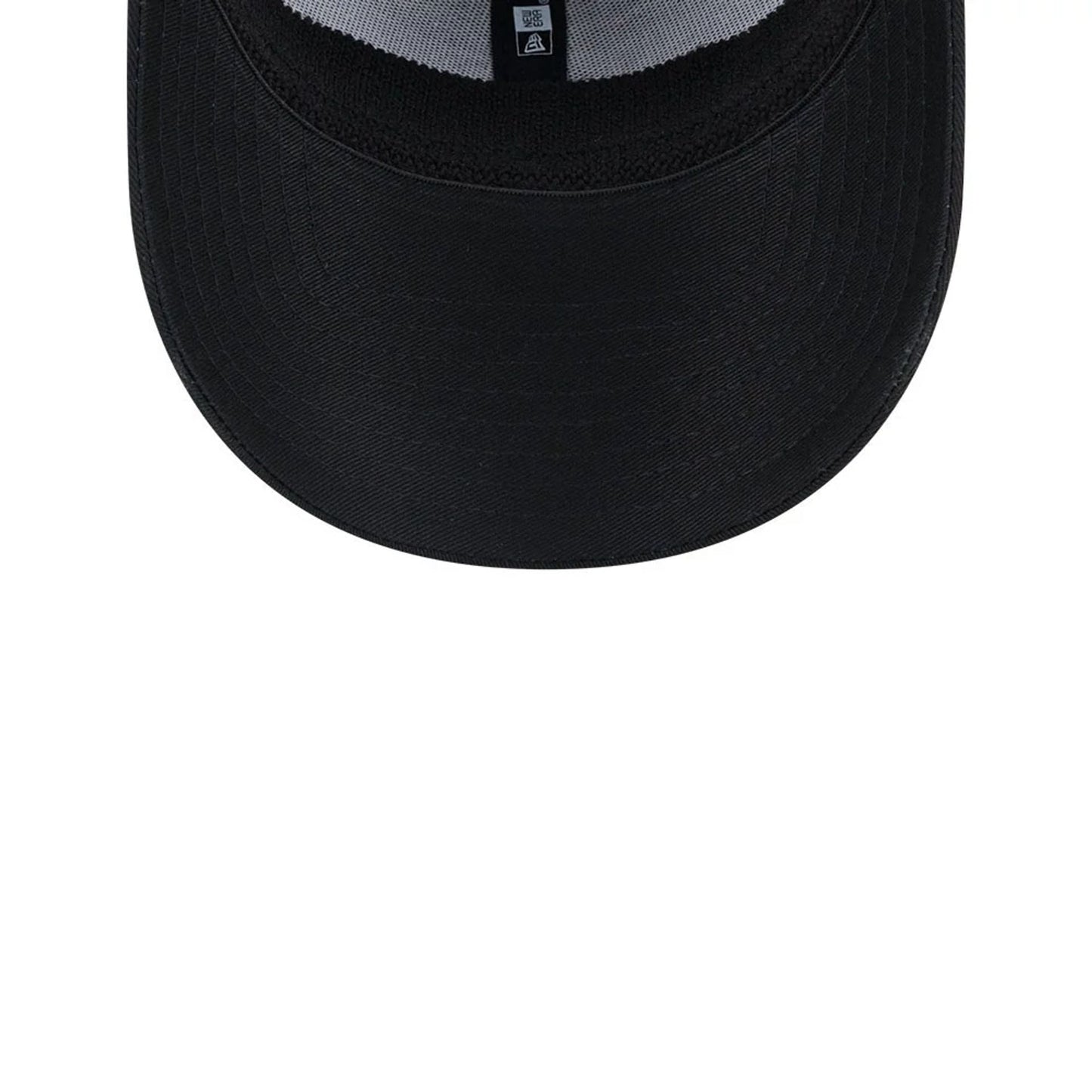 Pictured is this MLB Evergreen Neo Seattle Mariners 39THIRTY Stretch Fit cap in black. 7