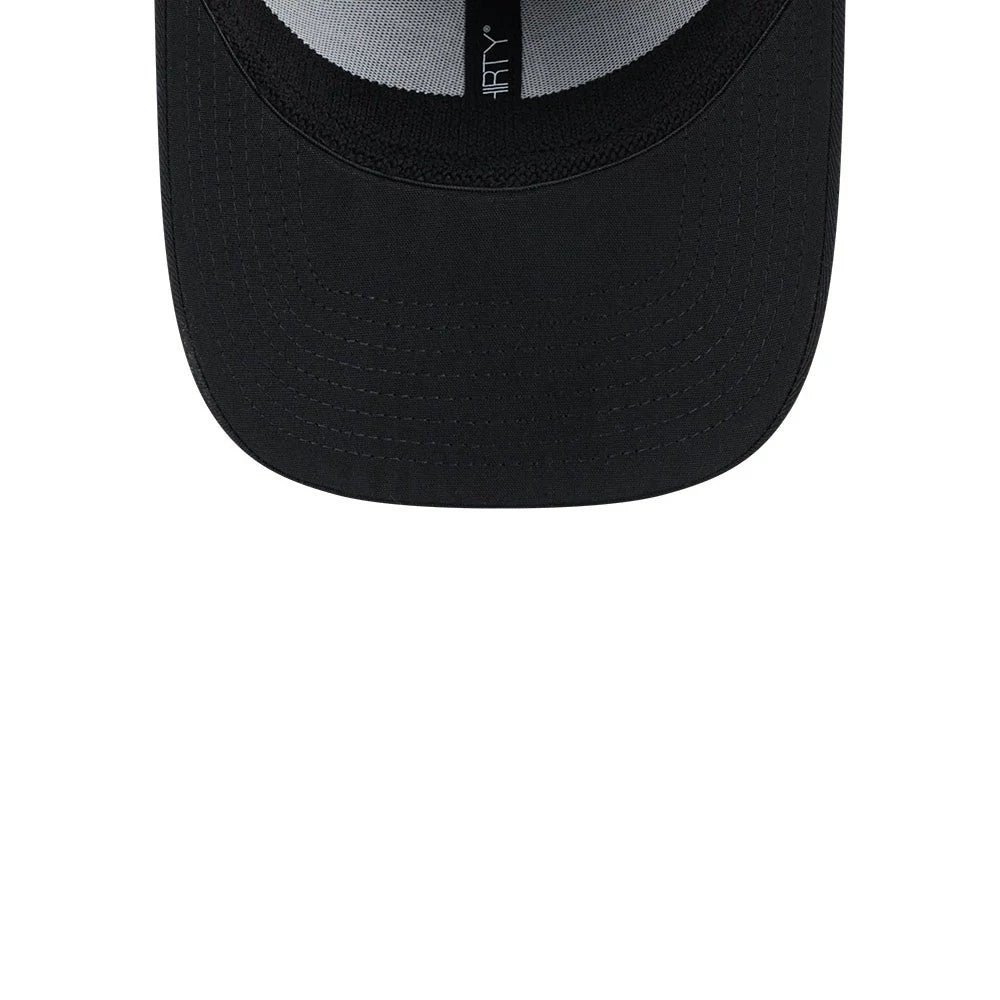 Pictured is this MLB Evergreen Neo Atlanta Braves 39THIRTY Stretch Fit cap in black. 7