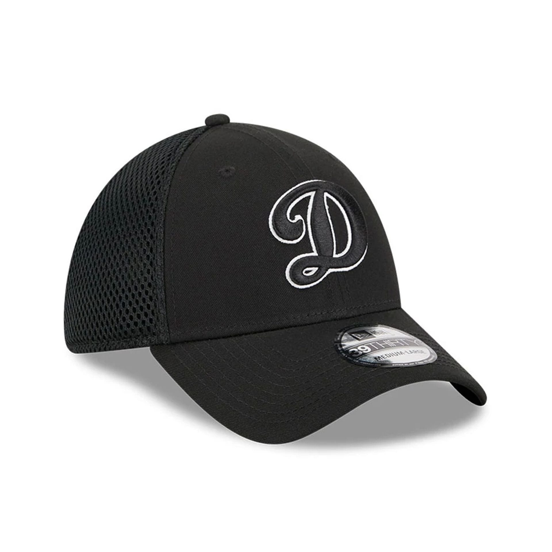 Pictured is this MLB Evergreen Neo LA Dodgers 39THIRTY Stretch Fit cap in black. 4
