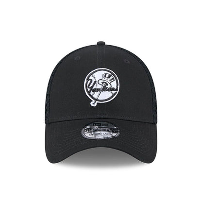 Pictured is this MLB Evergreen Cooperstown New York Yankees 39THIRTY Stretch Fit cap in black. 3