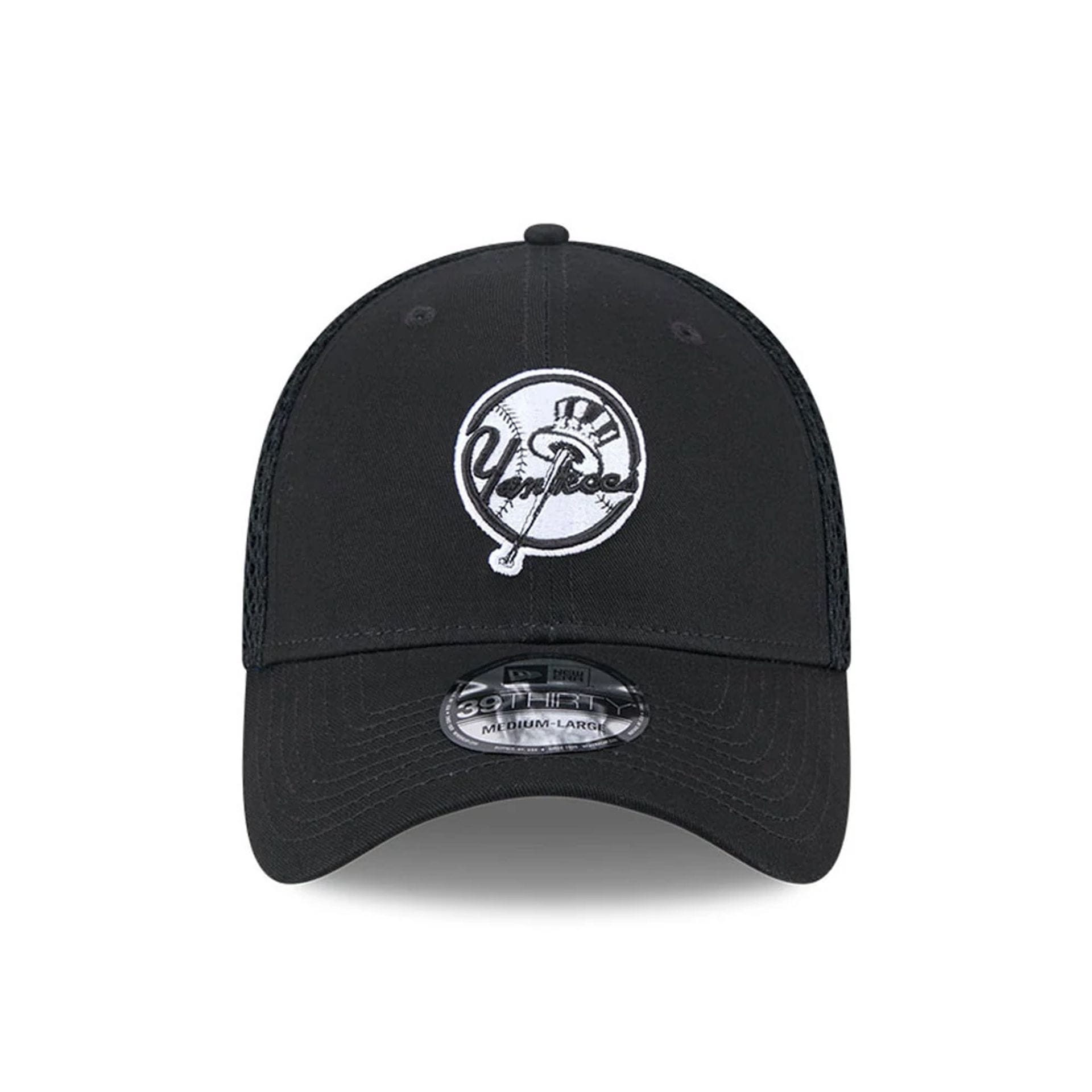 Pictured is this MLB Evergreen Neo New York Yankees 39THIRTY Stretch Fit cap in black. 3