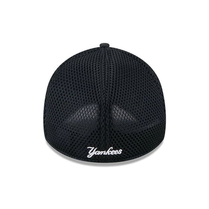 Pictured is this MLB Evergreen Neo New York Yankees 39THIRTY Stretch Fit cap in black. 2