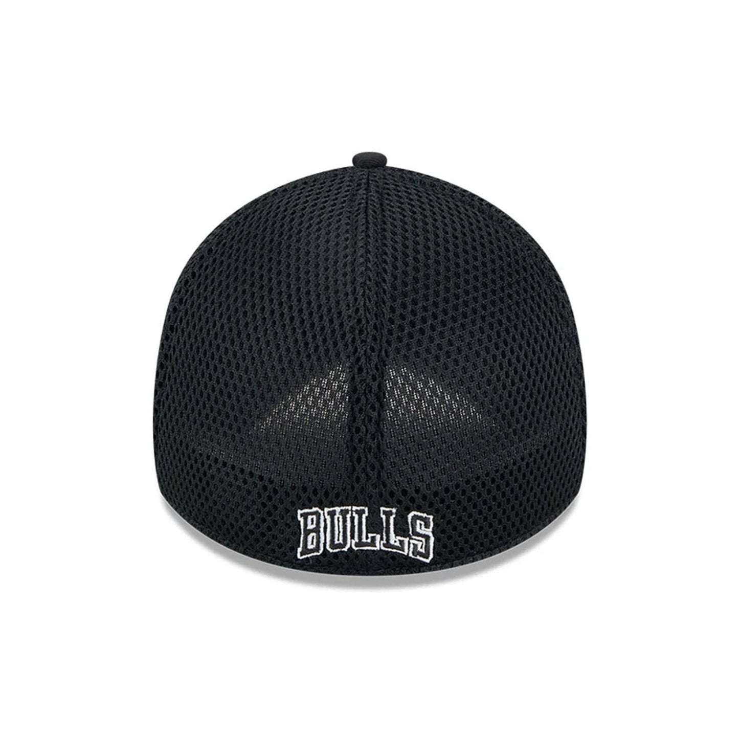 Pictured is this NBA Evergreen Neo Chicago Bulls 39THIRTY Stretch Fit cap in black. 2