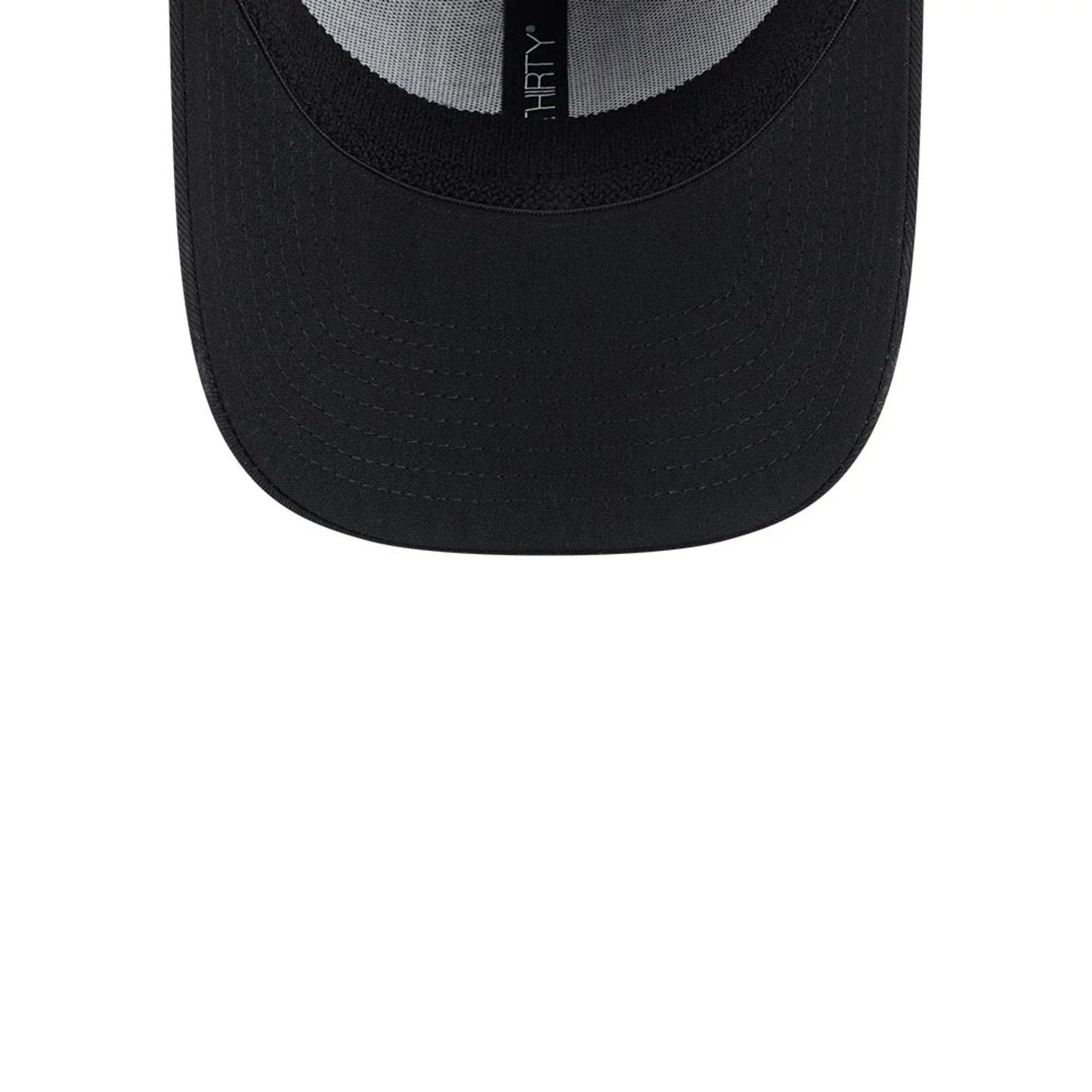 Pictured is this NFL Evergreen Neo New York Giants 39THIRTY Stretch Fit cap in black. 7