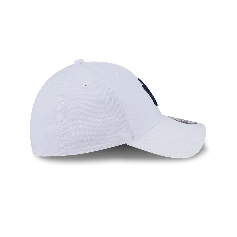Pictured is this MLB Evergreen New York Yankees 39THIRTY Stretch Fit cap in white. 6