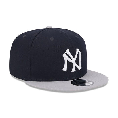 Pictured is this MLB Evergreen New York Yankees 9FIFTY Snapback cap in navy. 3
