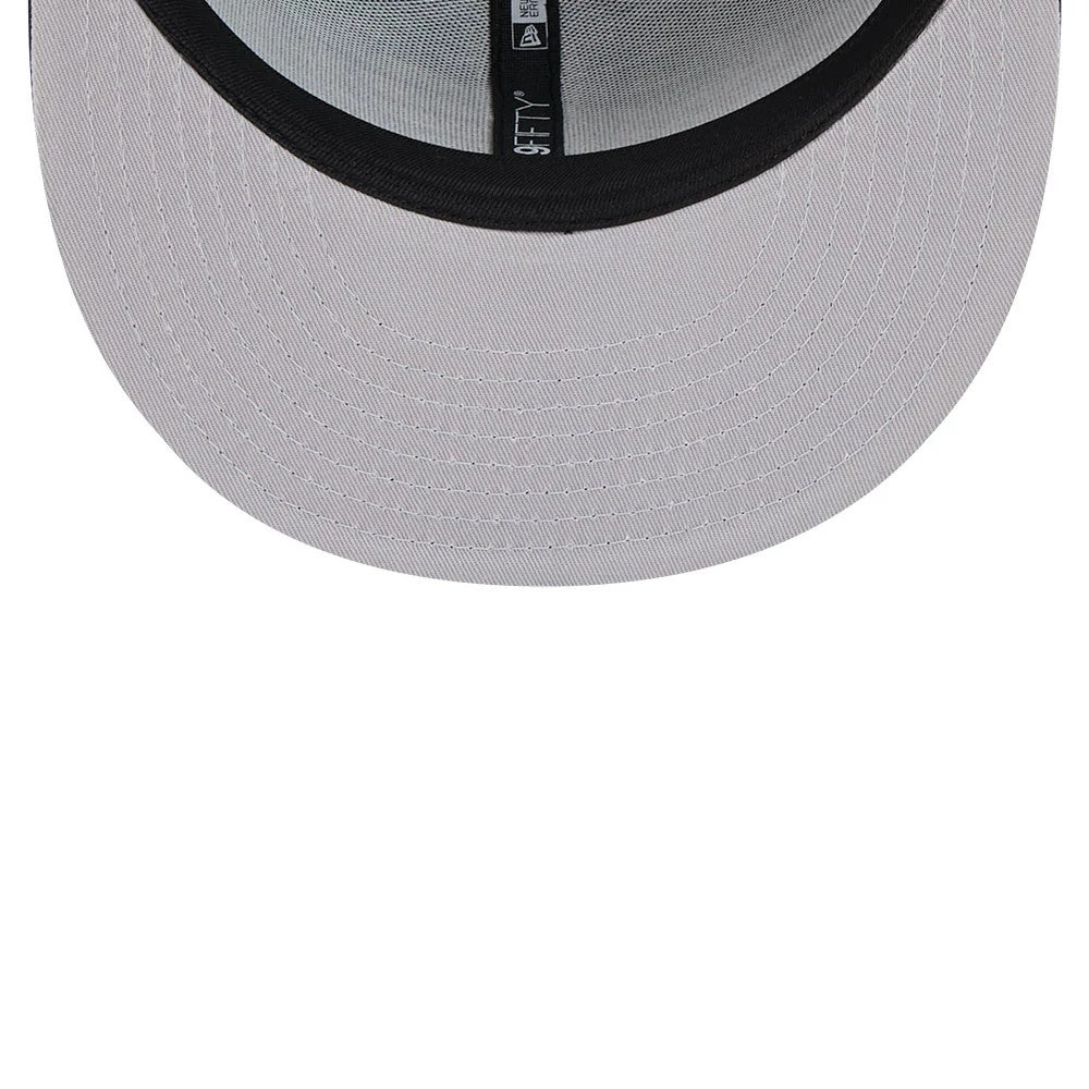 Pictured is this NFL Evergreen Philadelphia Eagles 9FIFTY Snapback cap in dark green. 2