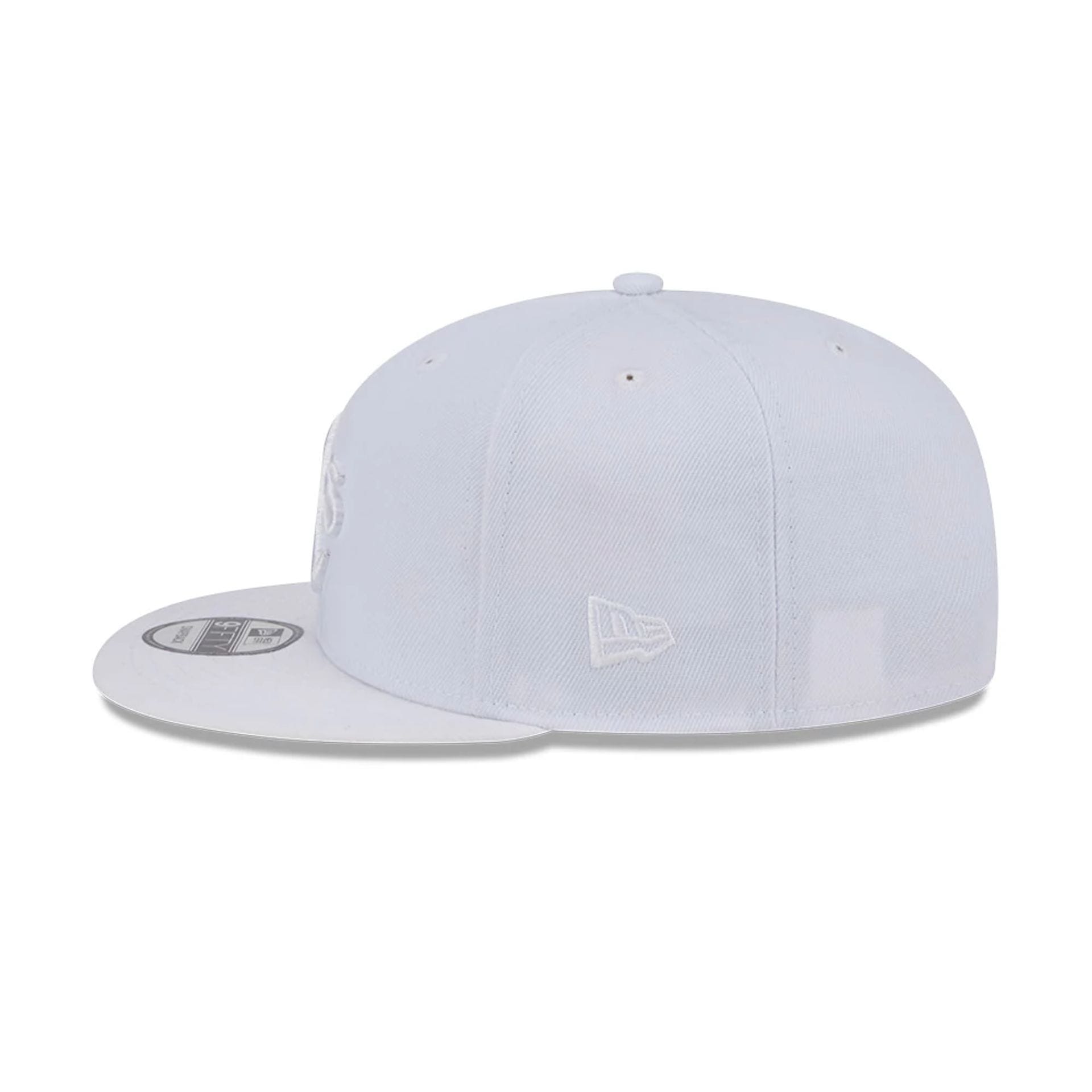Pictured is this MLB Evergreen Athletics 9FIFTY Snapback cap in white. 5