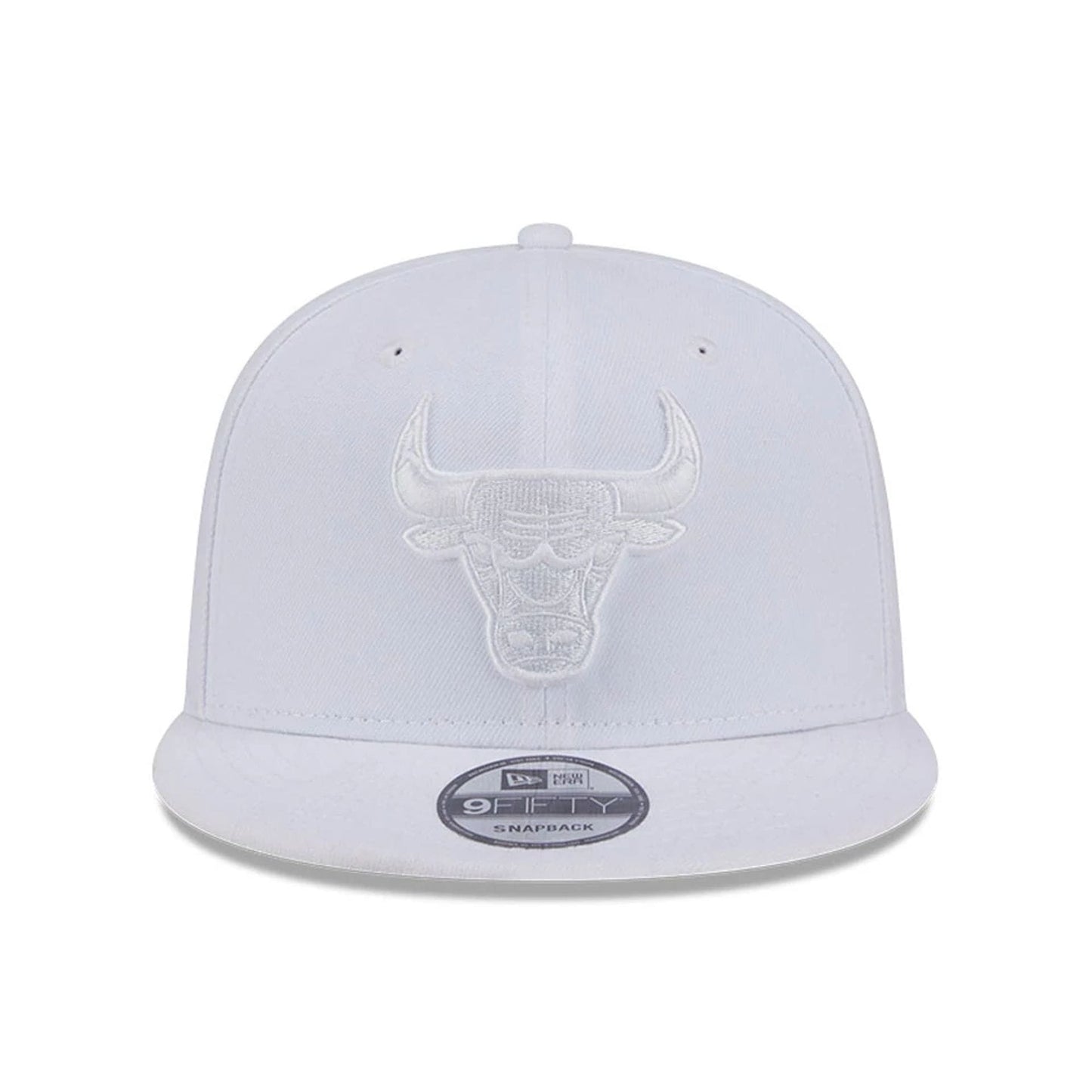 Pictured is this NBA Evergreen Chicago Bulls 9FIFTY Snapback cap in white. 3