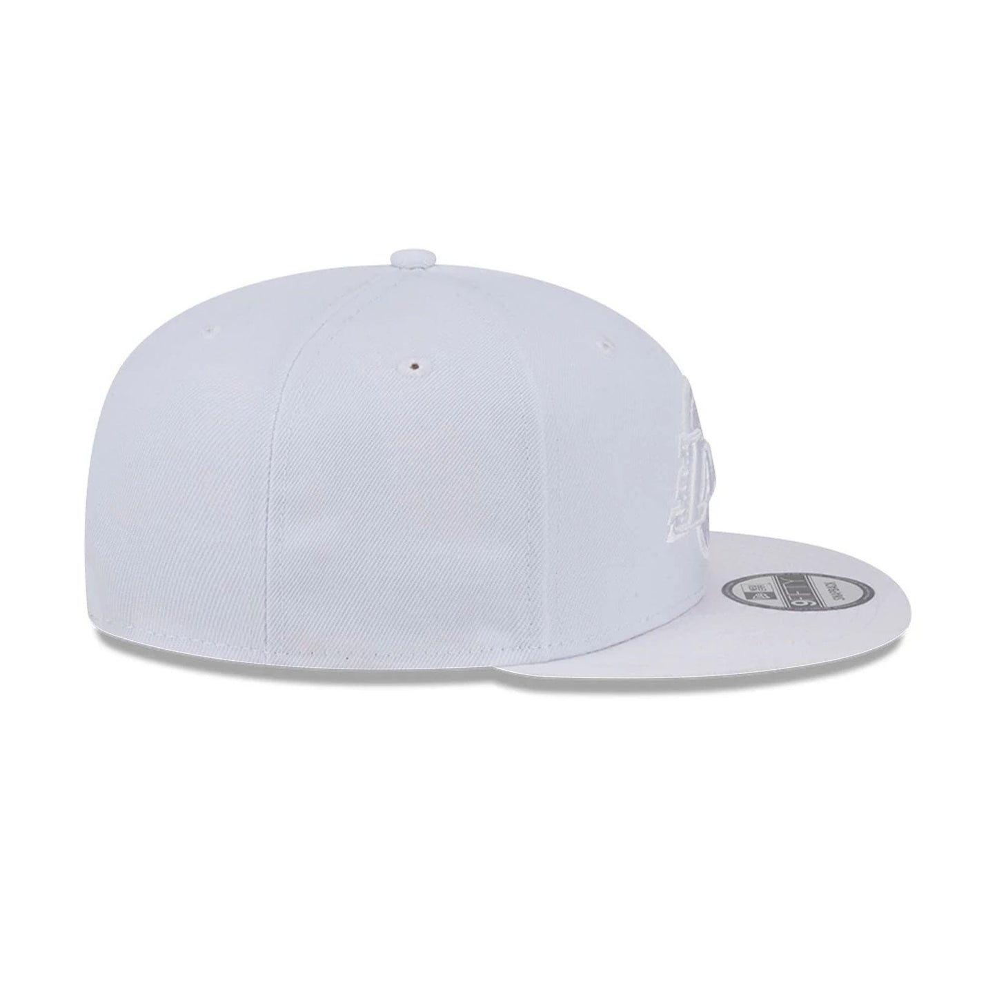 Pictured is this NBA Evergreen LA Lakers 9FIFTY Snapback cap in white. 6