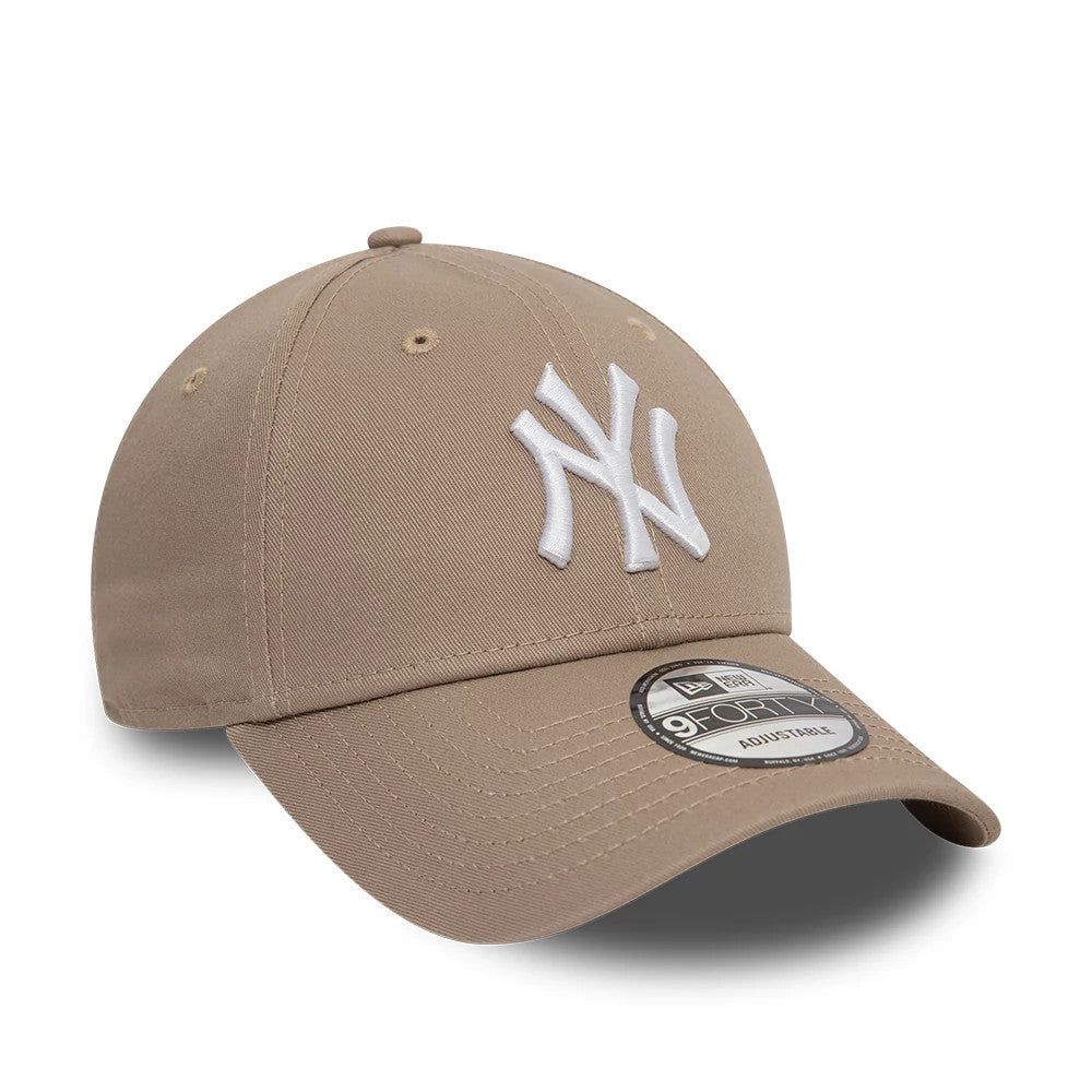 This is a New York Yankees League Essential Pastel Brown 9FORTY Adjustable Cap 3