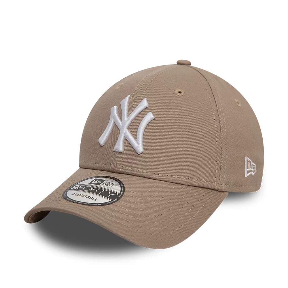League Essential New York Yankees Pastel Brown 9FORTY Cap | NEC EU