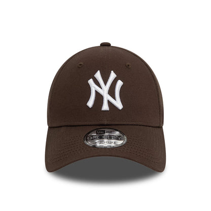 This is a New York Yankees League Essential Dark Brown 9FORTY Adjustable Cap 2