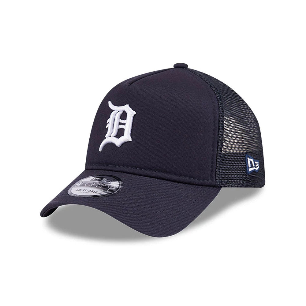Detroit Tigers MLB Evergreen Navy New Era 9FORTY A-Frame Adjustable Cap, three-quarter view with raised white embroidered D logo on the front panel, navy curved visor with 9FORTY size sticker, and the New Era flag logo on the left mesh side.