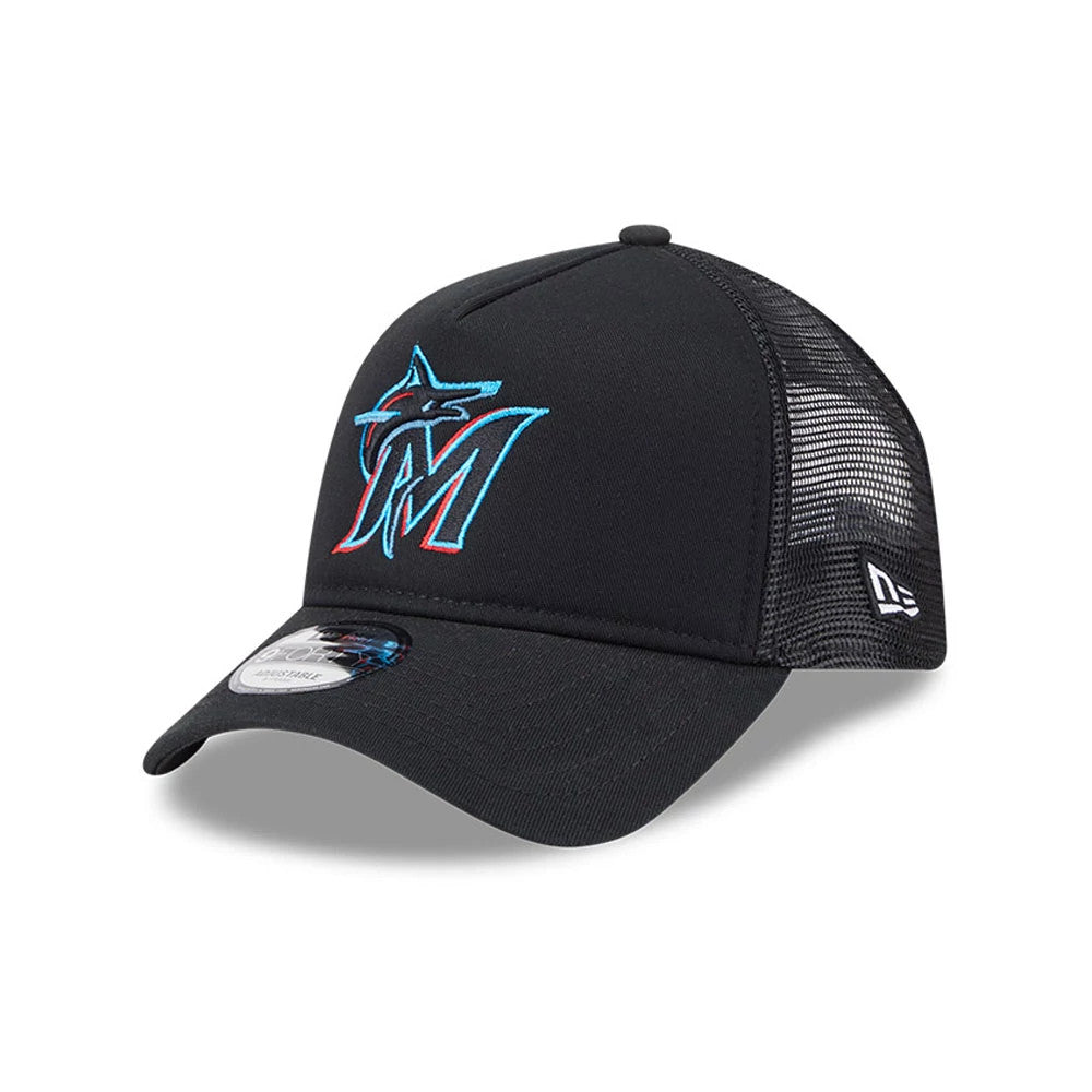 Miami Marlins MLB Evergreen Black New Era 9FORTY A-Frame Adjustable Cap, three-quarter view with a raised turquoise and red Marlins logo on the front panel, black visor with a 9FORTY size sticker, and mesh rear panels featuring the New Era flag logo.