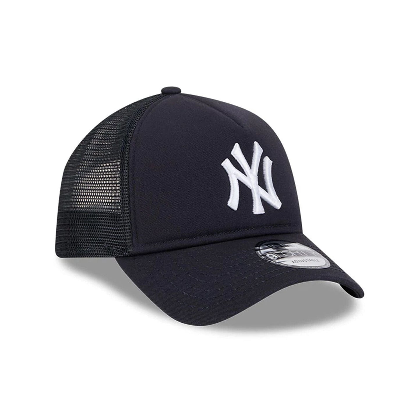 Pictured is this MLB Evergreen New York Yankees 9FORTY A-Frame cap in navy. 9
