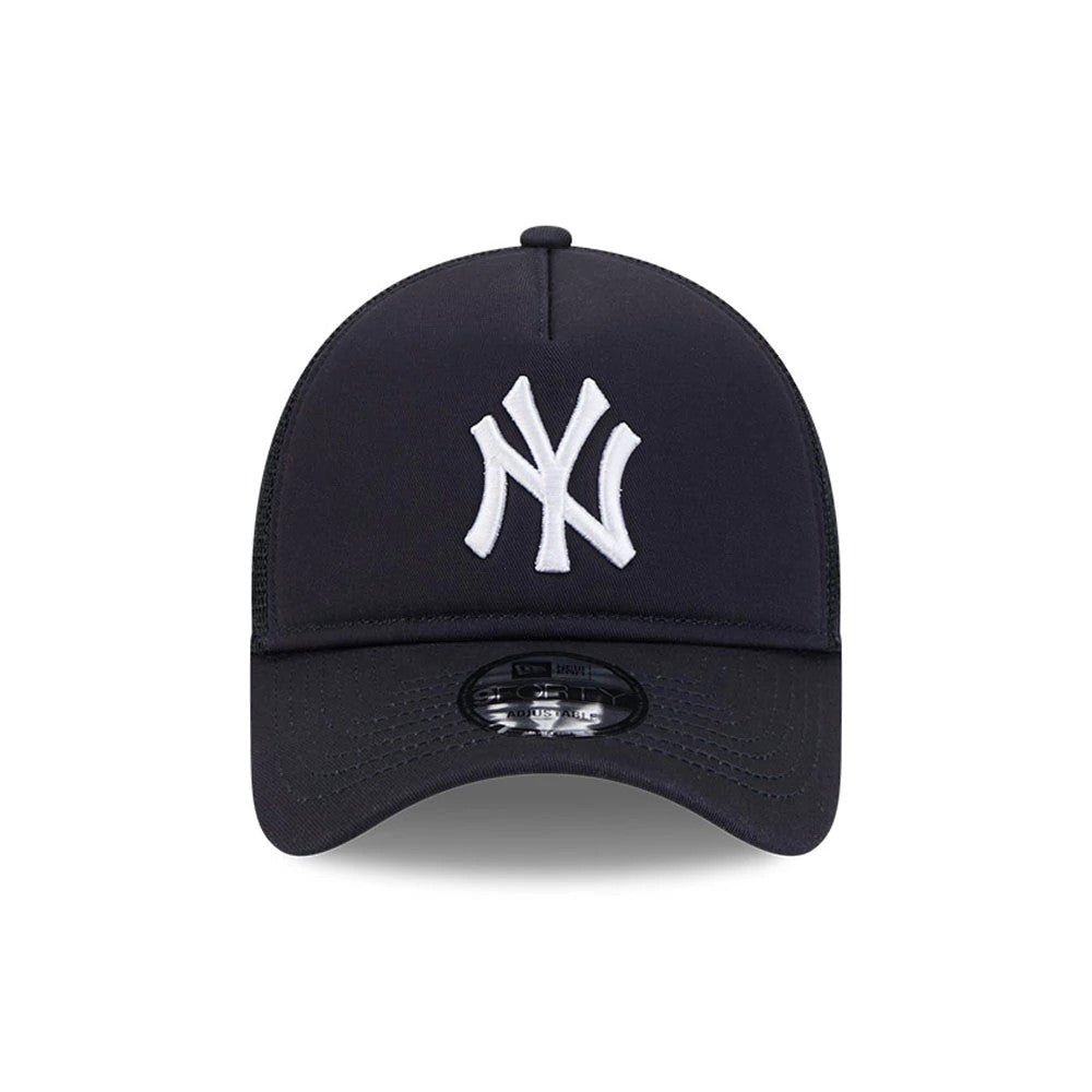 New York Yankees MLB Evergreen Navy New Era 9FORTY A-Frame Adjustable Cap, front view with a white raised embroidered NY logo on the navy front panel and a 9FORTY size sticker on the navy curved visor.