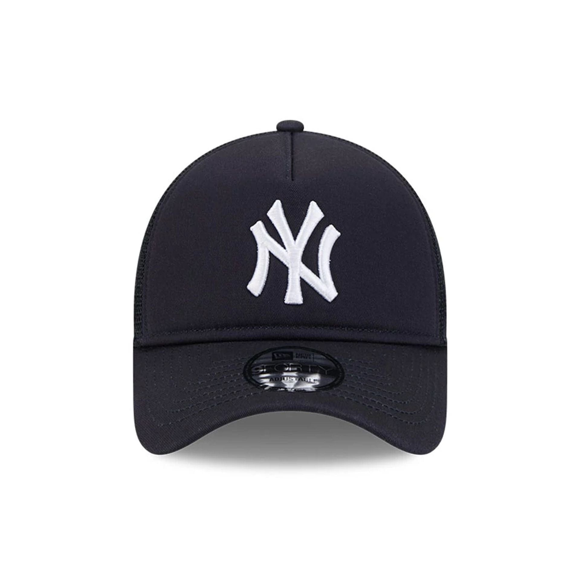 Pictured is this MLB Evergreen New York Yankees 9FORTY A-Frame cap in navy. 10