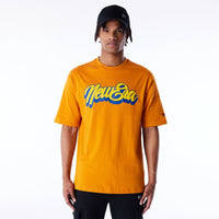 Tシャツ・カットソー New Era 59FIFTY A-Frame Cap Description T-Shirt Townie Port New Era Font Graphic Oversized T-Shirt | New Era Cap UK