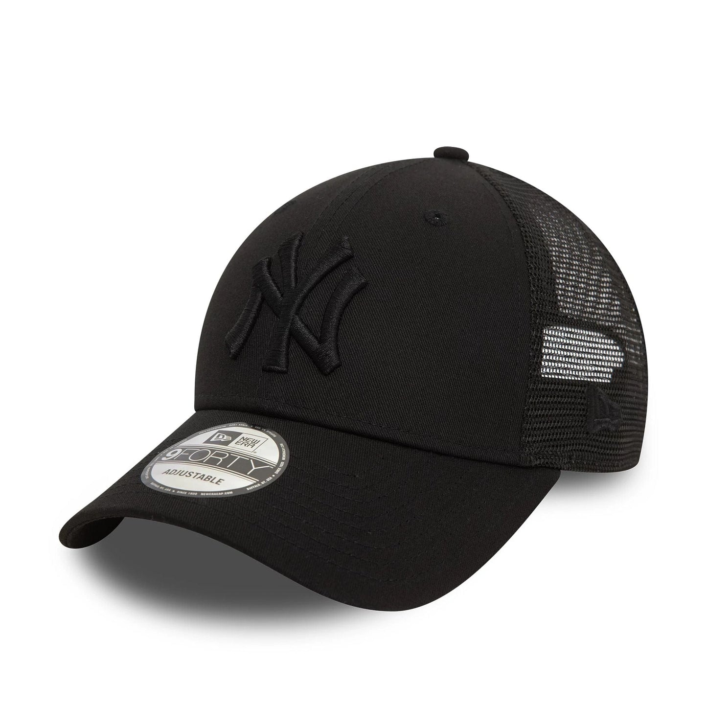 This is a New York Yankees Home Field Black 9FORTY Trucker Adjustable Cap 1
