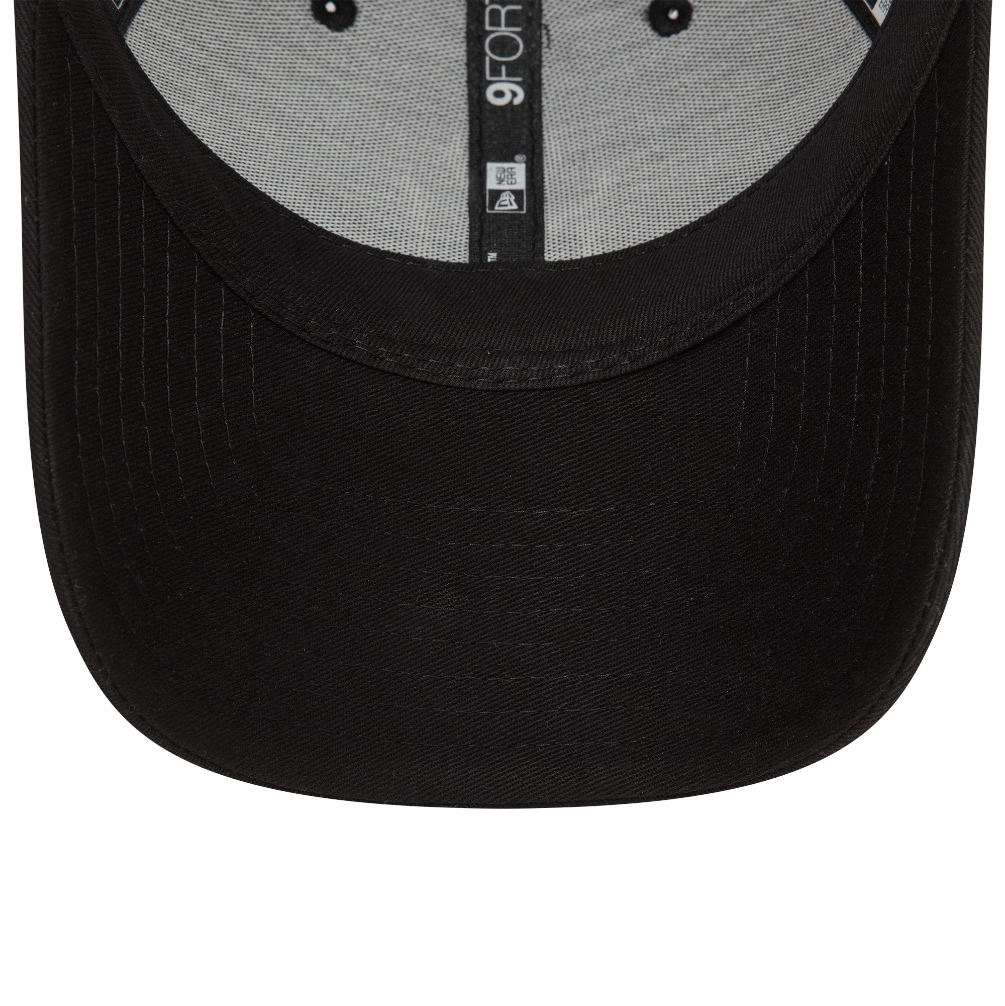 This is a New York Yankees Home Field Black 9FORTY Trucker Adjustable Cap 2