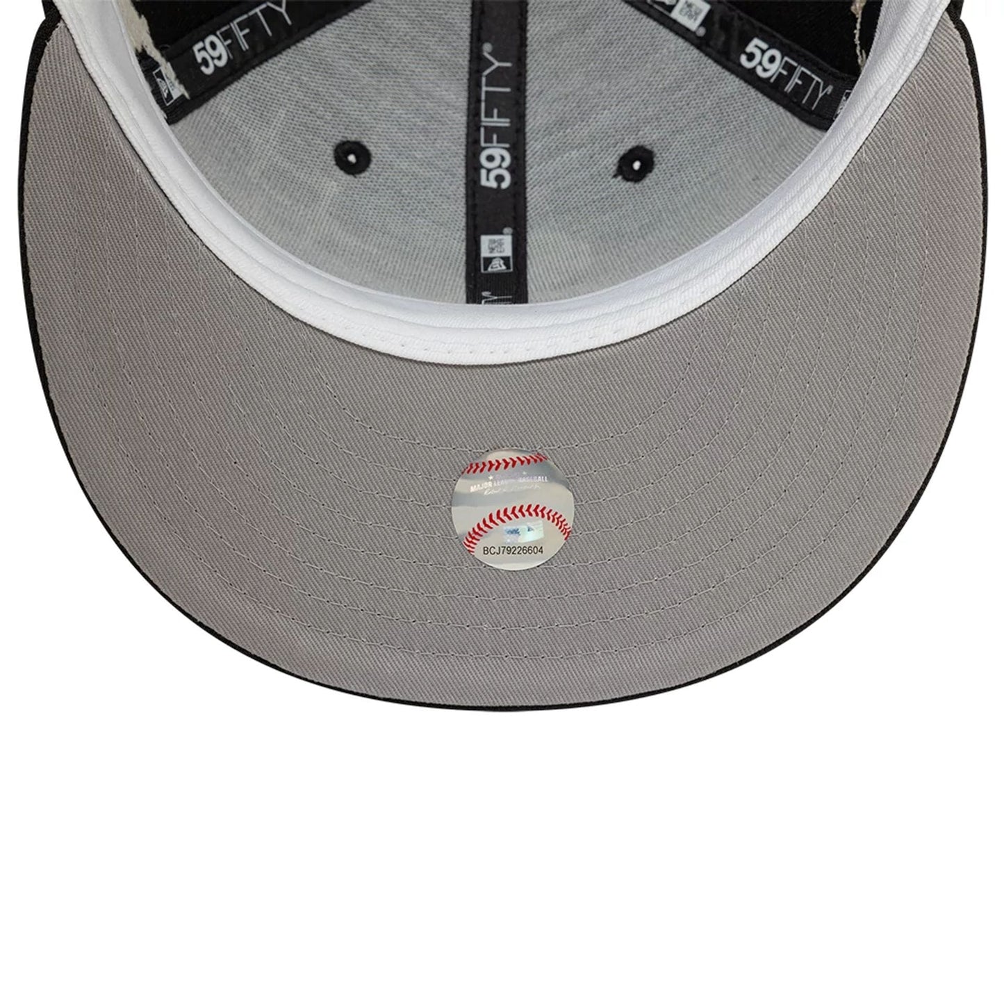 Pictured is this Chicago White Sox MLB Zodiac Black 59FIFTY Fitted Cap 5