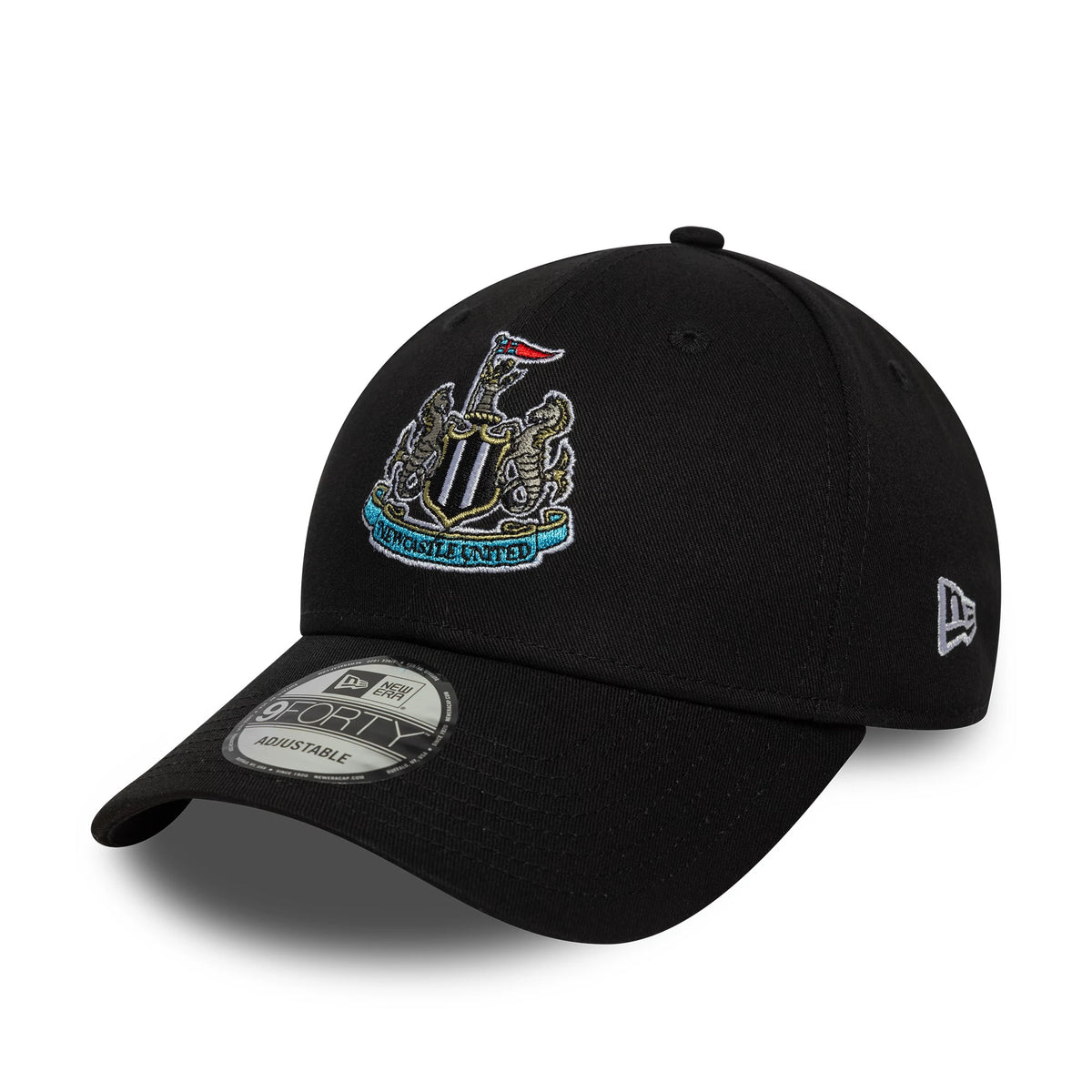 Newcastle United FC Core Black New Era 9FORTY Adjustable Cap, front view showing the embroidered team crest logo on the front panel, the curved black visor with a 9FORTY size sticker, and the New Era flag logo on the left side.