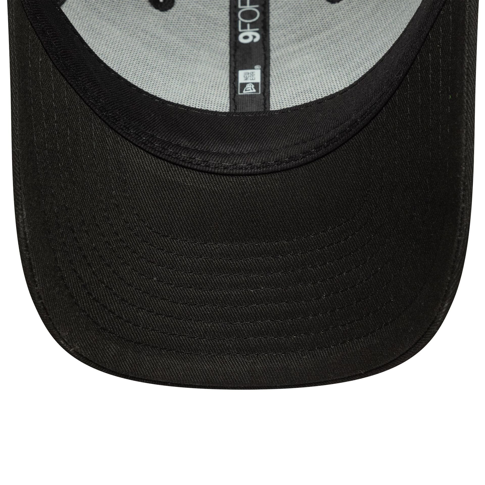 This is a Newcastle United FC Youth Core Black 9FORTY Adjustable Cap 5