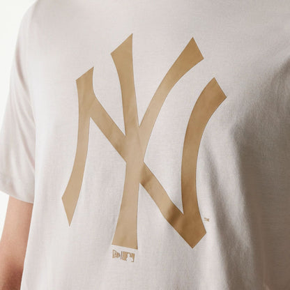 The Male model is wearing New York Yankees MLB Regular Cream T-Shirt 4