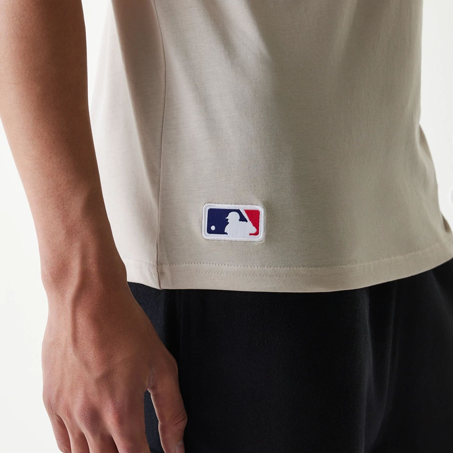 The Male model is wearing New York Yankees MLB Regular Cream T-Shirt 5