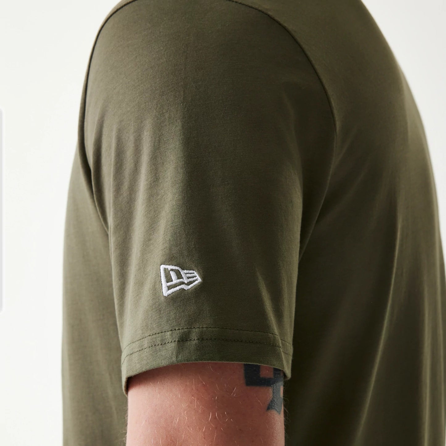 The Male model is wearing New York Yankees MLB Regular Green T-Shirt 6