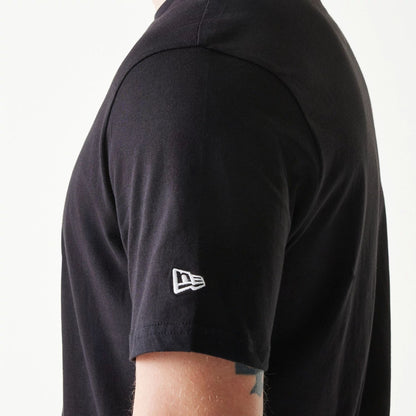 The Male model is wearing Chicago White Sox MLB Regular Black T-Shirt 6